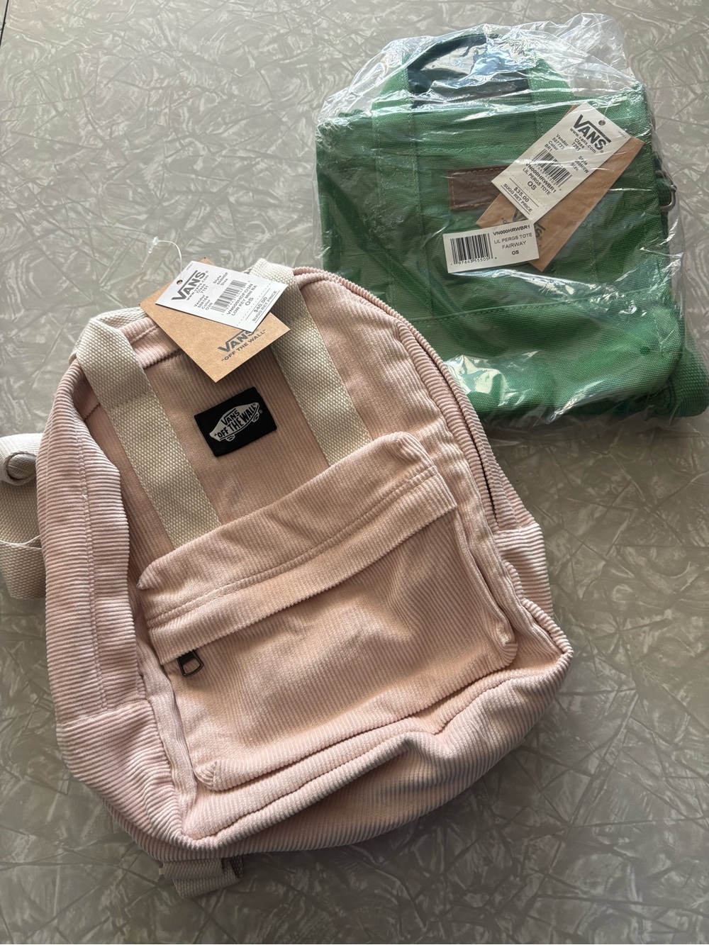 2 Vans purses
